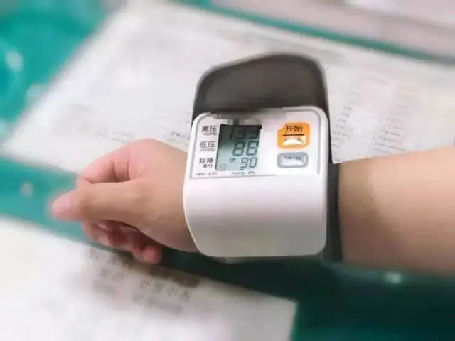 6月24日乳腺癌术后PICC置管患者，血压应该测哪一侧？3.png